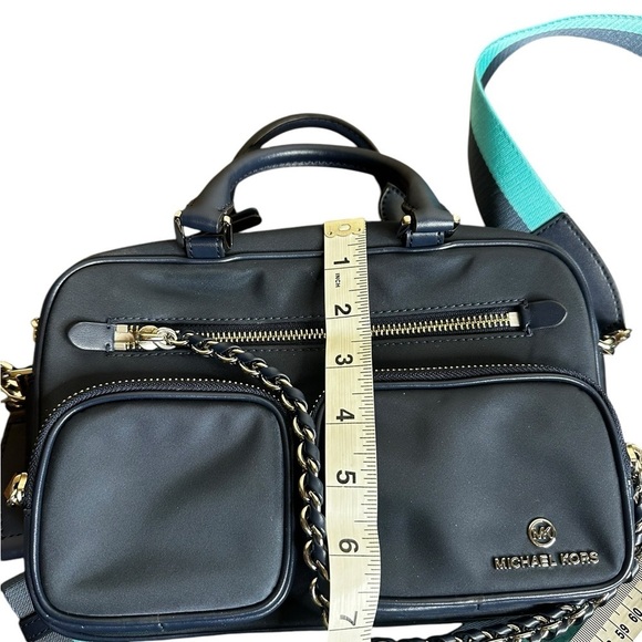 Michael Kors Elliot MD Utility Camera Navy Color Medium - Picture 6 of 8